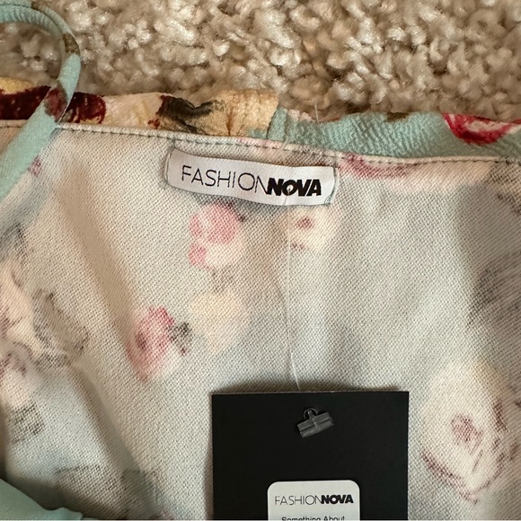 FASHION NOVA - Size 2X - NWT - Never Worn - Floral Romper - Picture 4 of 6
